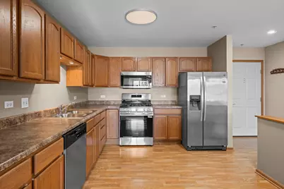 100 N Bokelman Street #330, Roselle, IL 60172 - Photo 6