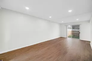 2022 Duxbury Ct, Streamwood, IL 60107 - Photo 2