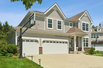 2313 Avalon Drive, Buffalo Grove, IL 60089 - Photo 2