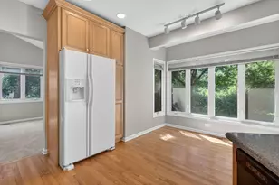 226 Ketten Dr, Naperville, IL 60563 - Photo 18