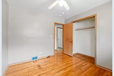 5512 Warren Street, Morton Grove, IL 60053 - Photo 10