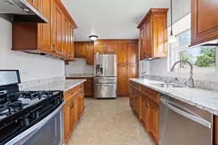 5512 Warren St, Morton Grove, IL 60053 - Photo 6