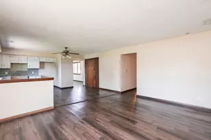 360 Dolly Dr, Manteno, IL 60950 - Photo 12