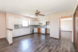 360 Dolly Dr, Manteno, IL 60950 - Photo 6