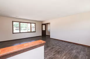 360 Dolly Dr, Manteno, IL 60950 - Photo 4