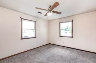 360 Dolly Dr, Manteno, IL 60950 - Photo 16