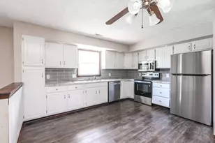 360 Dolly Dr, Manteno, IL 60950 - Photo 10