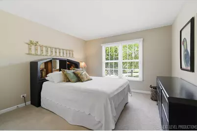 990 Pinecrest Drive, Sugar Grove, IL 60554 - Photo 22