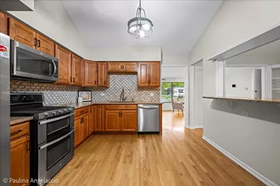 1011 W Wildwood Drive, Prospect Heights, IL 60070 - Photo 10