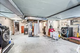 655 W 43rd Pl, Chicago, IL 60609 - Photo 28