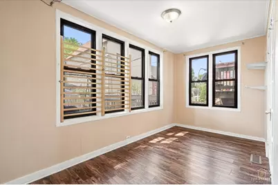 655 W 43rd Place, Chicago, IL 60609 - Photo 10