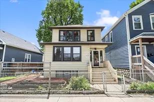 655 W 43rd Pl, Chicago, IL 60609 - Photo 1