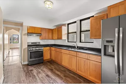 655 W 43rd Place, Chicago, IL 60609 - Photo 8