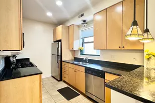 6827 N Lakewood Ave, Chicago, IL 60626 - Photo 2