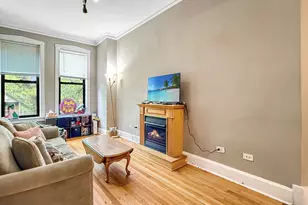 1513 W Addison St, Chicago, IL 60613 - Photo 16