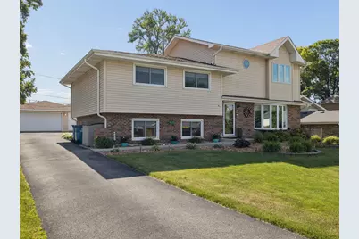 10225 S 86th Court, Palos Hills, IL 60465 - Photo 2