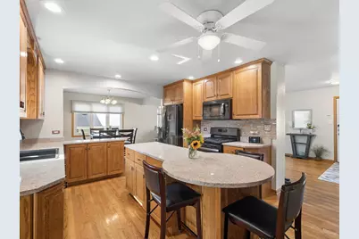 10225 S 86th Court, Palos Hills, IL 60465 - Photo 8