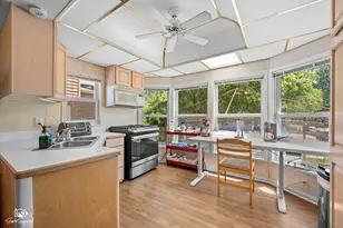 157 Fossil Cove Ln, Wilmington, IL 60481 - Photo 4