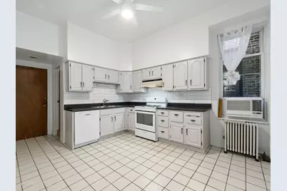 230 W Saint Paul Avenue, Chicago, IL 60614 - Photo 16