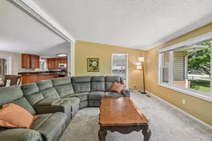 6511 Sands Rd, Crystal Lake, IL 60014 - Photo 4