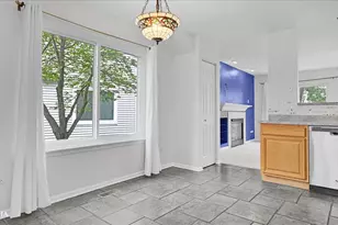 2449 Mayfield Dr, Montgomery, IL 60538 - Photo 10