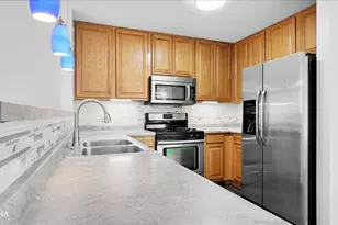 2449 Mayfield Dr, Montgomery, IL 60538 - Photo 8