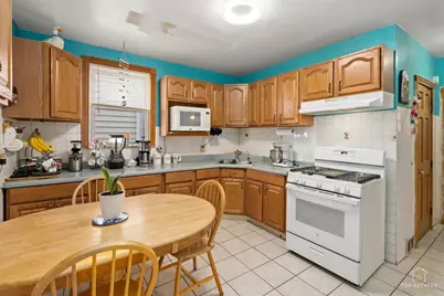 [Address not provided], Chicago, IL 60618 - Photo 10