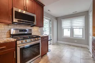 1261 Streamwood Ln, Vernon Hills, IL 60061 - Photo 6