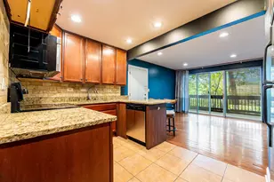 5537 E Lake Dr, Lisle, IL 60532 - Photo 10