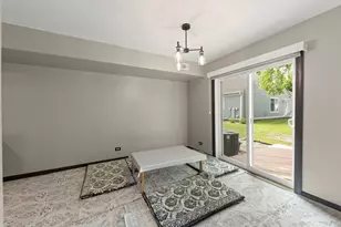2736 Prairieview Ln S, Aurora, IL 60502 - Photo 8