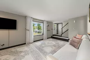 2736 Prairieview Ln S, Aurora, IL 60502 - Photo 6