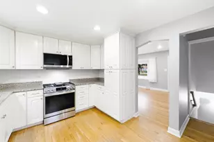8022 Central Ave, Morton Grove, IL 60053 - Photo 10