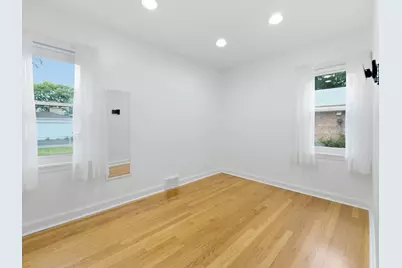 8022 Central Avenue, Morton Grove, IL 60053 - Photo 16