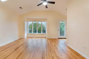 2435 W Polk St, Chicago, IL 60612 - Photo 2