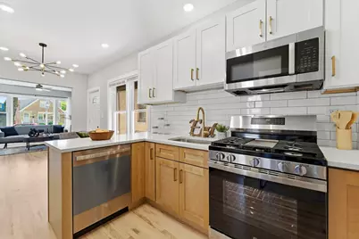 8934 S Euclid Avenue, Chicago, IL 60617 - Photo 10