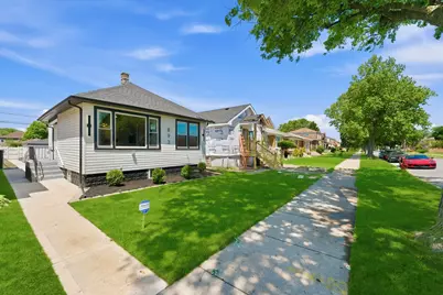 8934 S Euclid Avenue, Chicago, IL 60617 - Photo 2