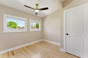 8934 S Euclid Ave, Chicago, IL 60617 - Photo 16