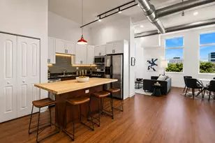 1215 W Gunnison St, Chicago, IL 60640 - Photo 4
