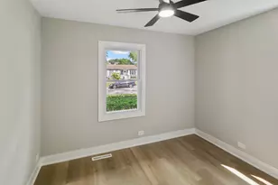 310 Rosewood Ave, Buffalo Grove, IL 60089 - Photo 10