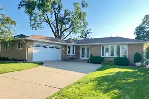 8736 S 80th Ct, Hickory Hills, IL 60457 - Photo 1