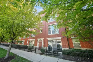 317 E 25th St, Chicago, IL 60616 - Photo 1