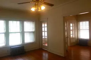 7518 N Hoyne Ave, Chicago, IL 60645 - Photo 2