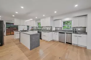 720 Olive Pkwy, Bartlett, IL 60103 - Photo 10