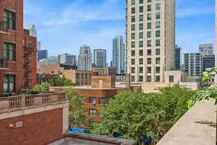 33 W Huron St, Chicago, IL 60654 - Photo 22