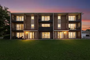 6436 W 64th Pl, Chicago, IL 60638 - Photo 1
