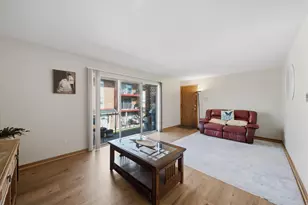 6436 W 64th Pl, Chicago, IL 60638 - Photo 2