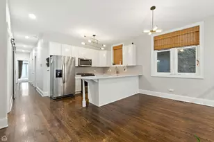 860 W Buckingham Pl, Chicago, IL 60657 - Photo 8