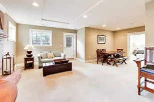 909 S Cambridge Ave, Elmhurst, IL 60126 - Photo 24