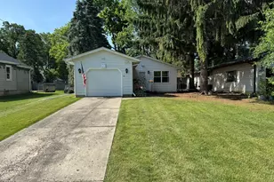 1421 Harlan Ave, Elgin, IL 60123 - Photo 1