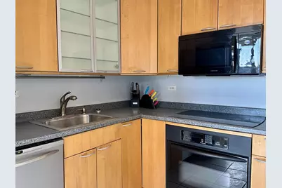 655 W Irving Park Road #703, Chicago, IL 60613 - Photo 12